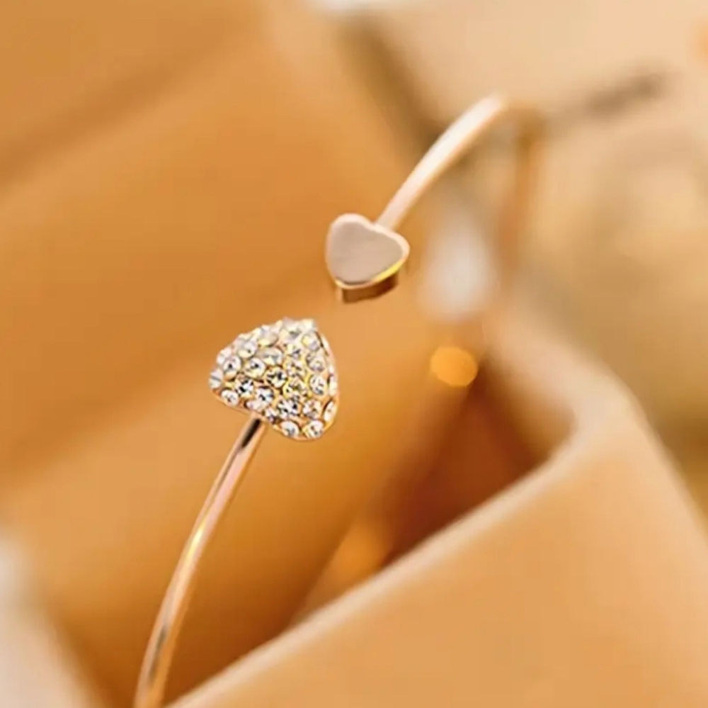 Rhinestone Heart Gold Bracelet